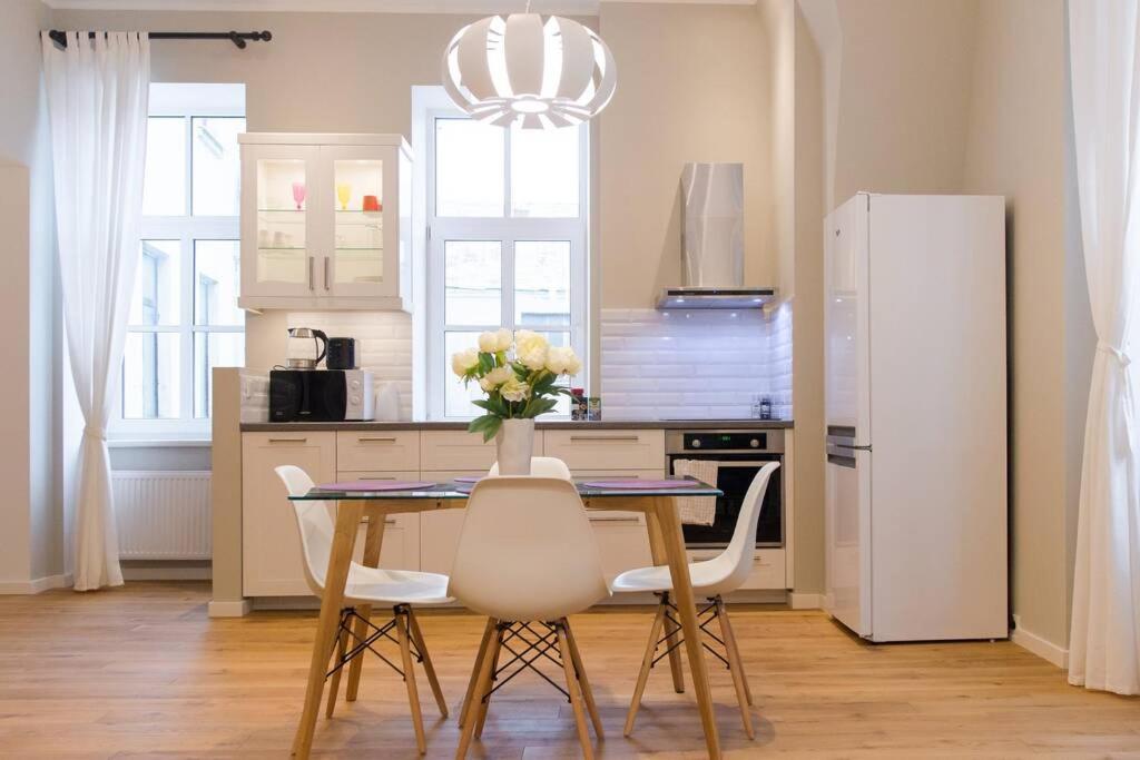 Modern & Spacious 80M2 Apartment In Riga Old Town Exteriör bild