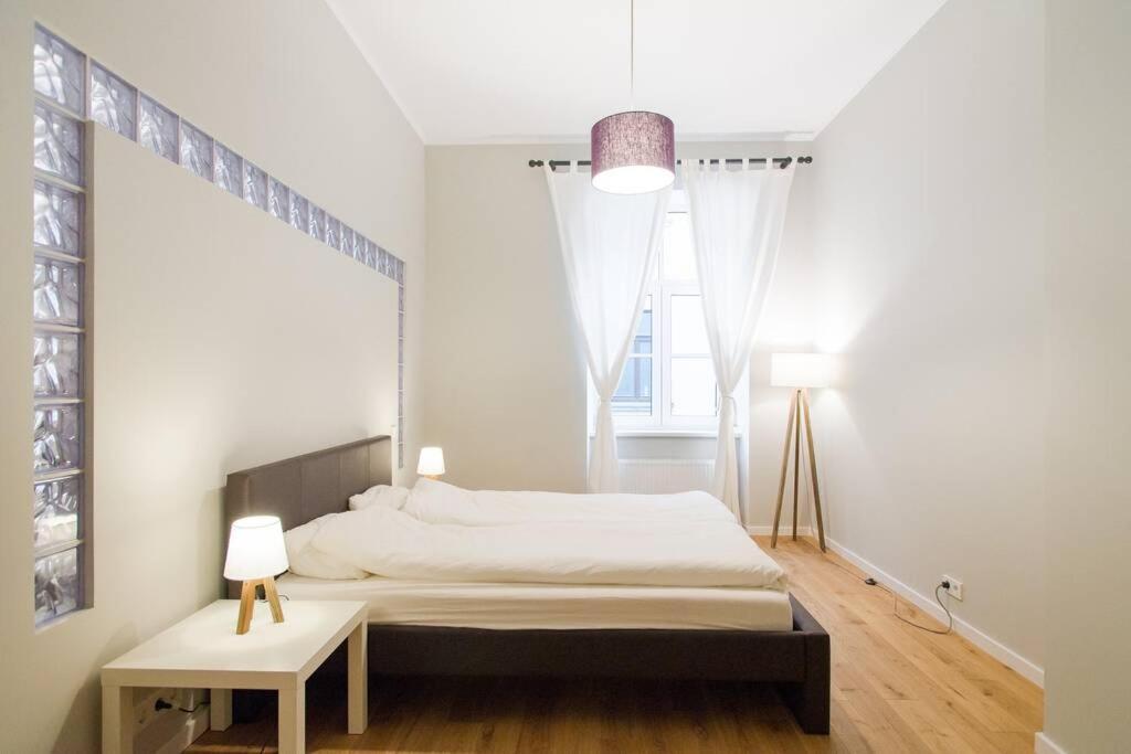 Modern & Spacious 80M2 Apartment In Riga Old Town Exteriör bild