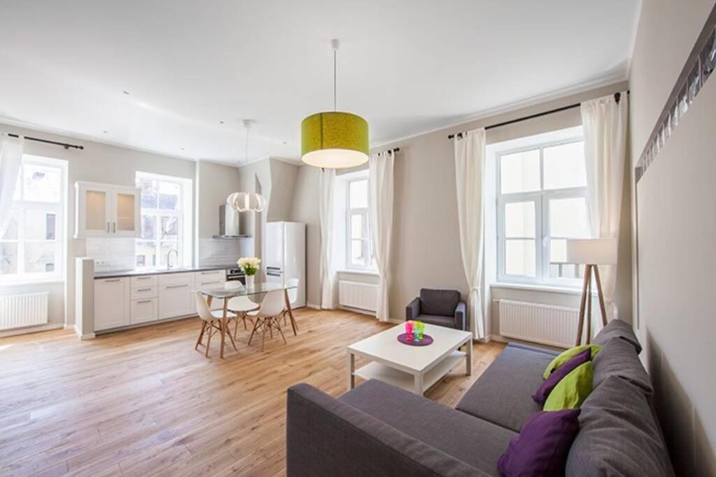 Modern & Spacious 80M2 Apartment In Riga Old Town Exteriör bild