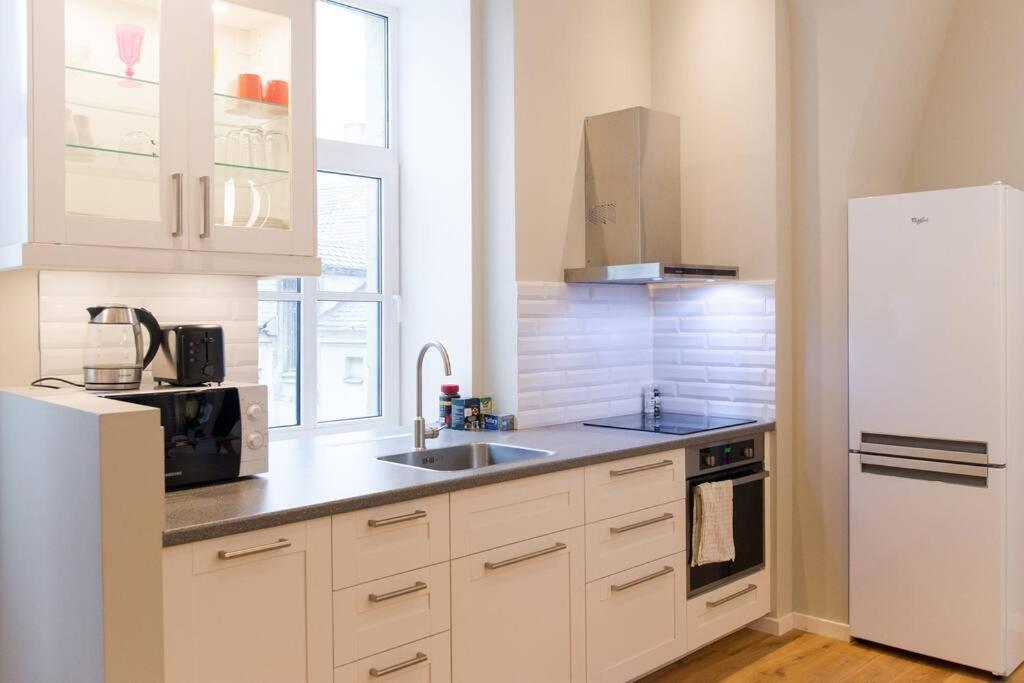 Modern & Spacious 80M2 Apartment In Riga Old Town Exteriör bild