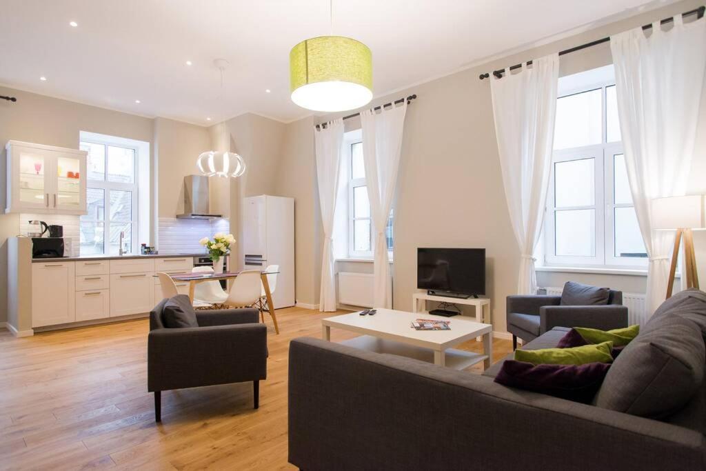 Modern & Spacious 80M2 Apartment In Riga Old Town Exteriör bild